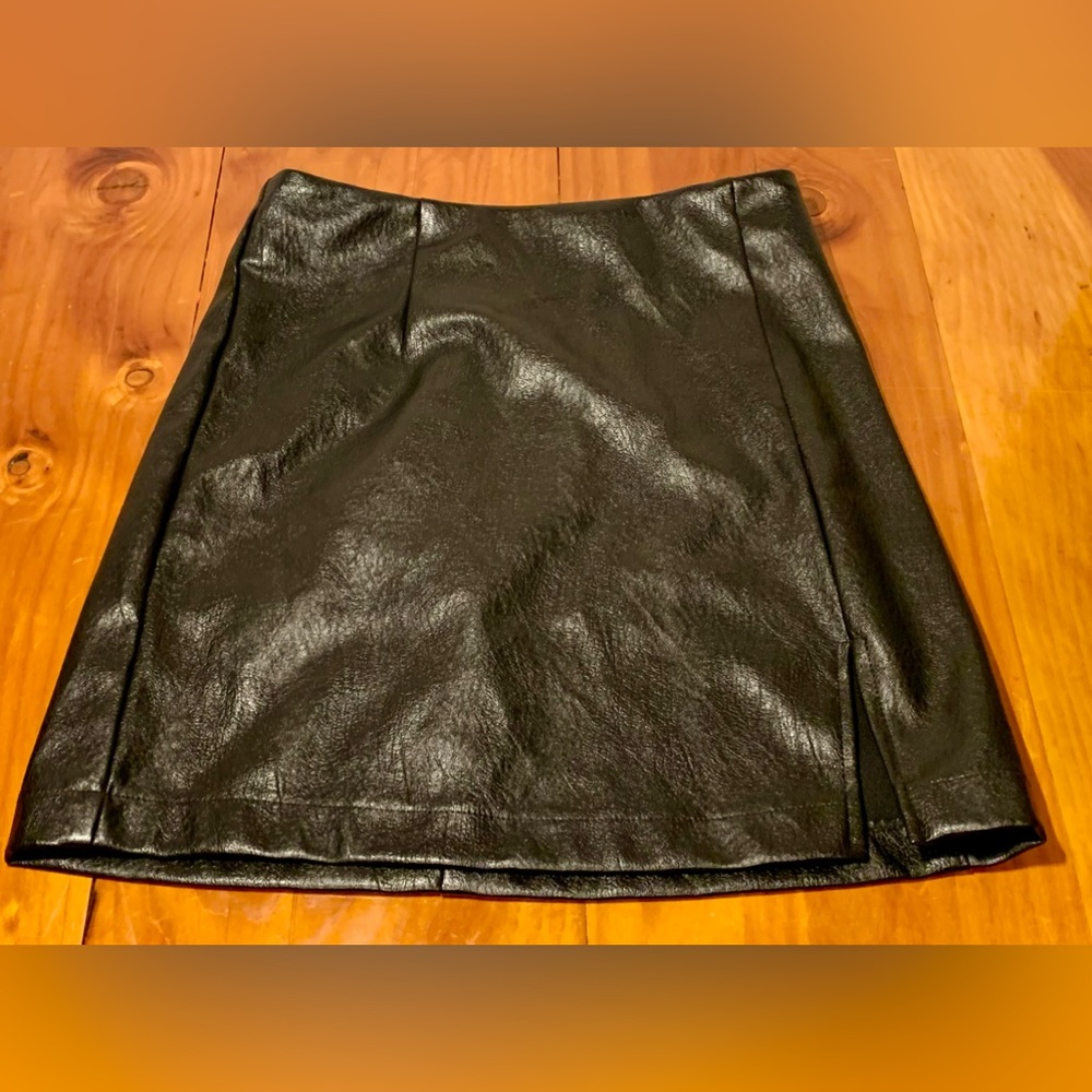 NWT Wild Fable Black Faux Leather Mini Skirt W/ Side Slit Size 2 Y2K Streetwear